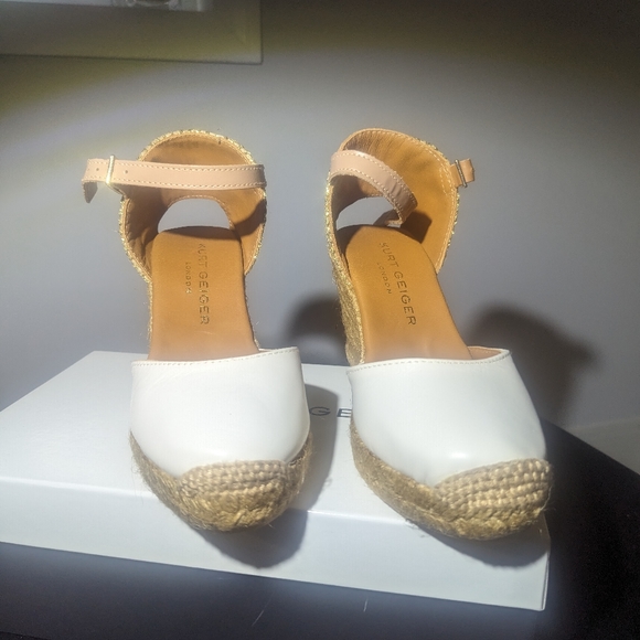 Sandals - Picture 4 of 7